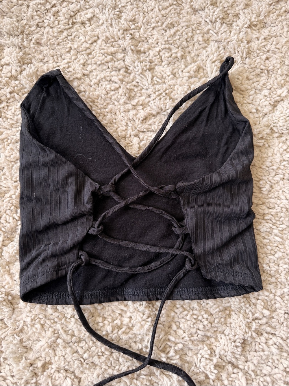 Source Unknown Black Ribbed V-Neck Cami Crop Top - Picture 2 of 2
